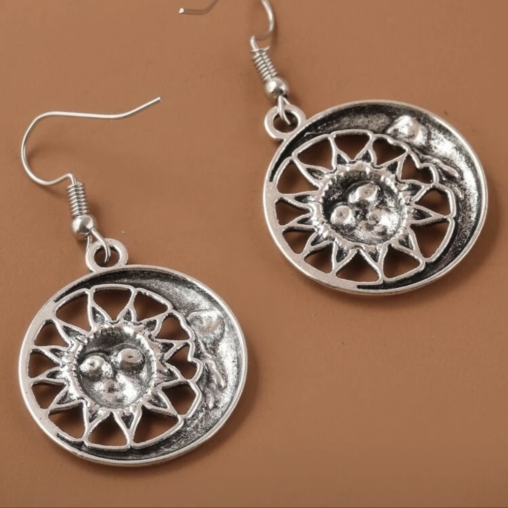 Sun & Moon Silver Dangle Drop Sunny Earrings - Picture 4 of 4
